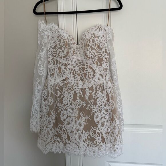 Alin LeKal Wedding Bridal Elegant White Lace Off-Shoulder Party Dress - Picture 9 of 16